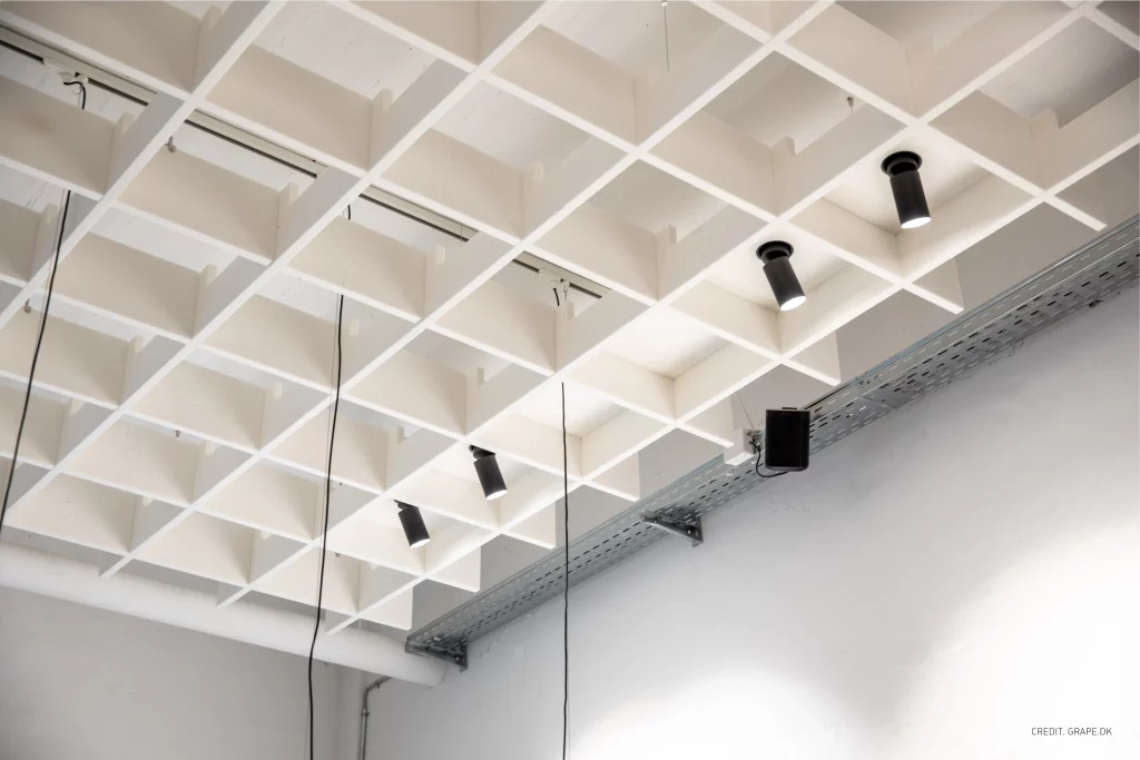 BAFFLE GRID – baffle acoustique en quadrillage